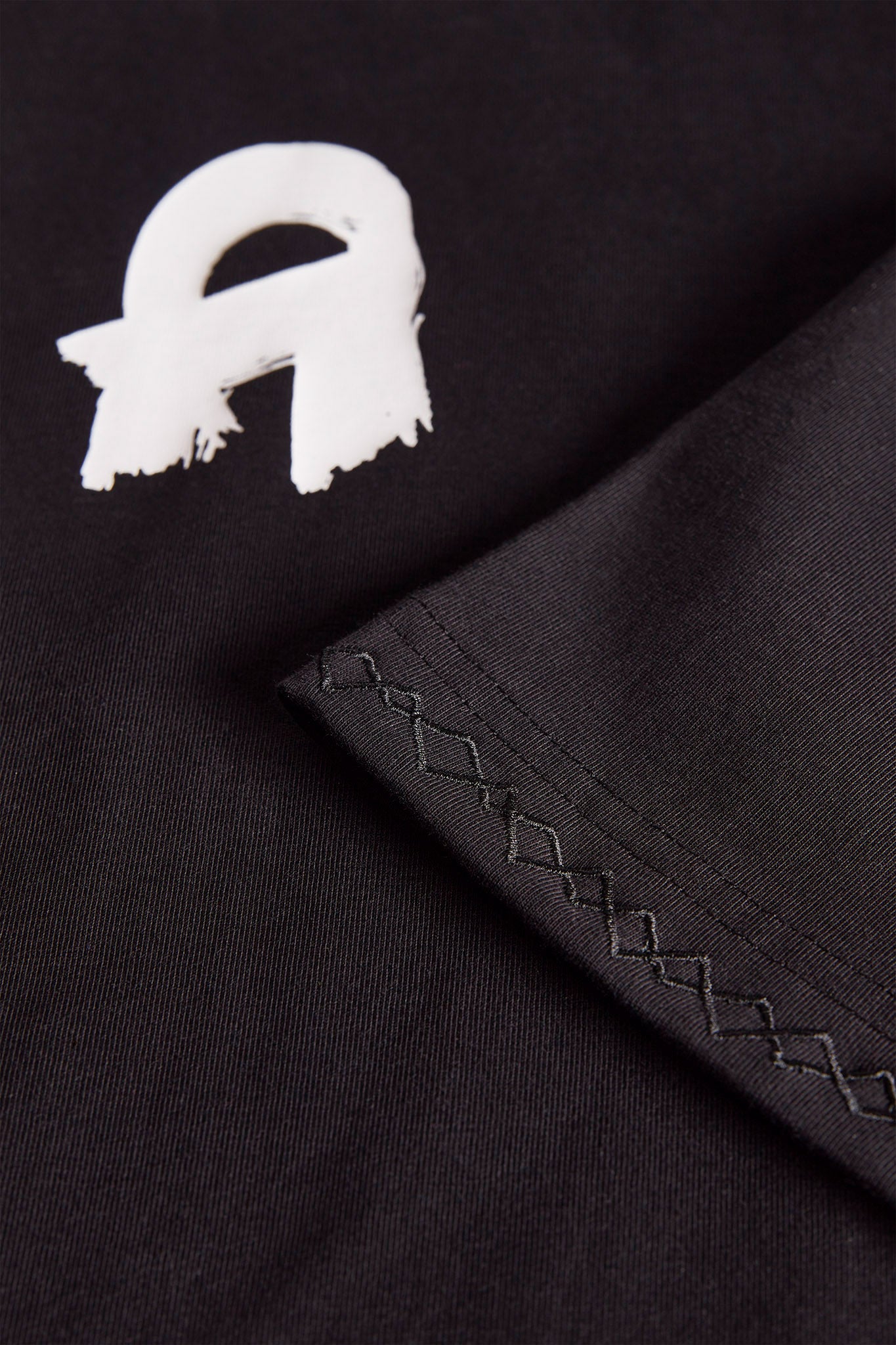 Menswear - Signature Tee- Pitch Black